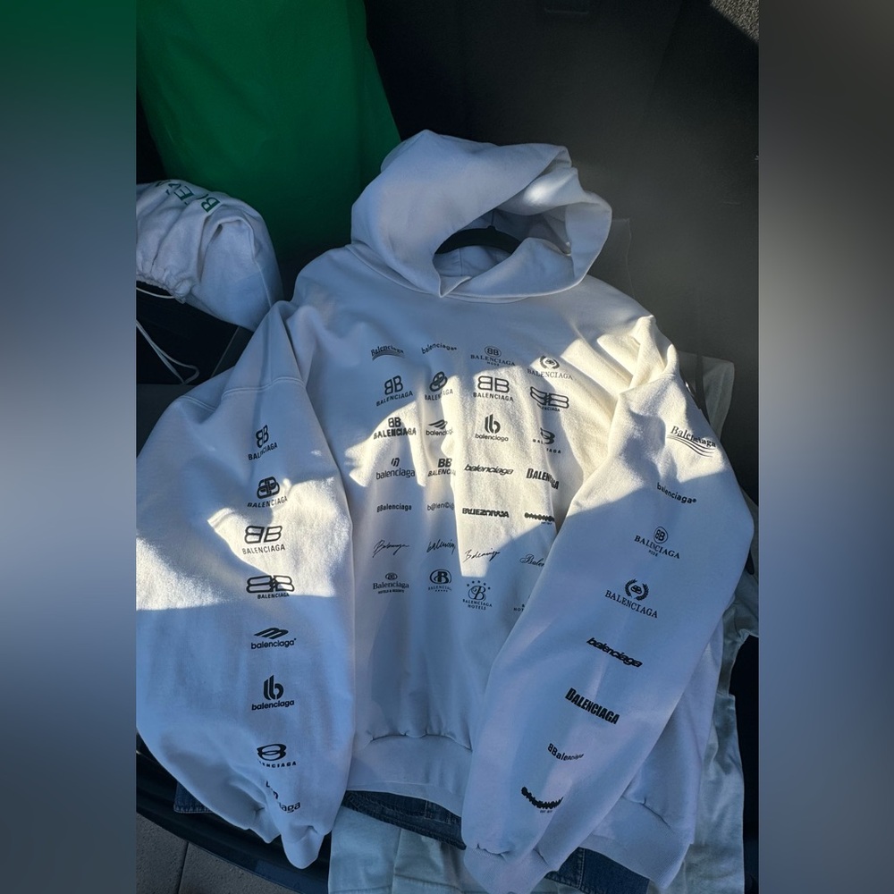 Balenciaga hoodie 
Brand new 
XL